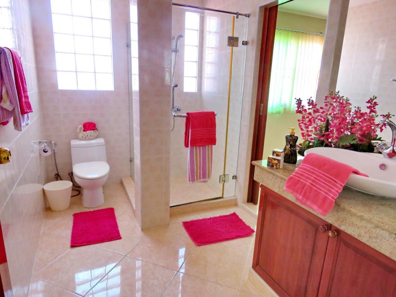Butterfly Garden Boutique Residences Large Luxury Apts And Villas A Lifetsyle Destination By Neang, Everything You Need All Right Here 1-3 Bedrooms 110 To 190 Sq Mtrs, 2 Full Bathrooms, Rain Shower, Spa Bath, Bbq, Free Wifi, Staff 24-7, Close To Beac Патая Екстериор снимка