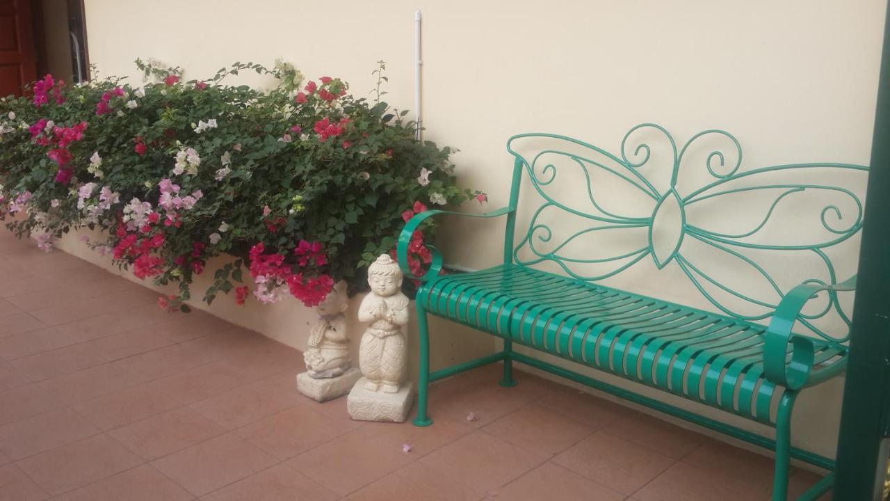 Butterfly Garden Boutique Residences Large Luxury Apts And Villas A Lifetsyle Destination By Neang, Everything You Need All Right Here 1-3 Bedrooms 110 To 190 Sq Mtrs, 2 Full Bathrooms, Rain Shower, Spa Bath, Bbq, Free Wifi, Staff 24-7, Close To Beac Патая Екстериор снимка